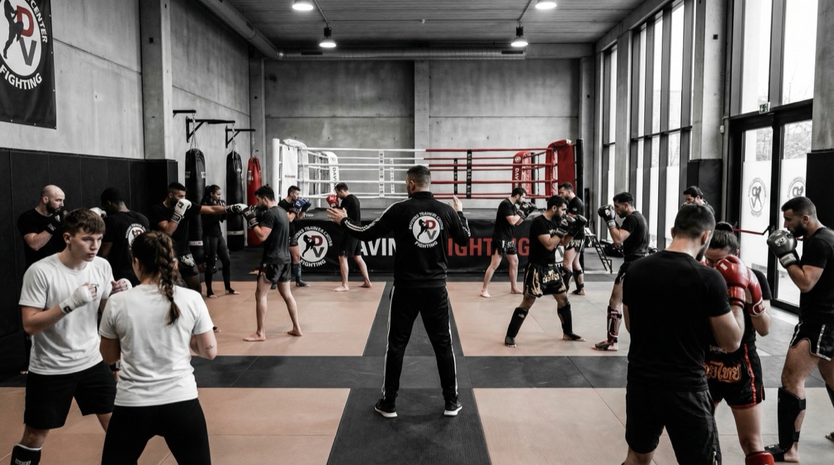 Cours collectif multi-disciplines à Bruxelles — débutants et confirmés chez Davinci Fighting Evere